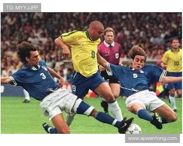 全球最顶尖足球明星的传奇故事与辉煌成就解析