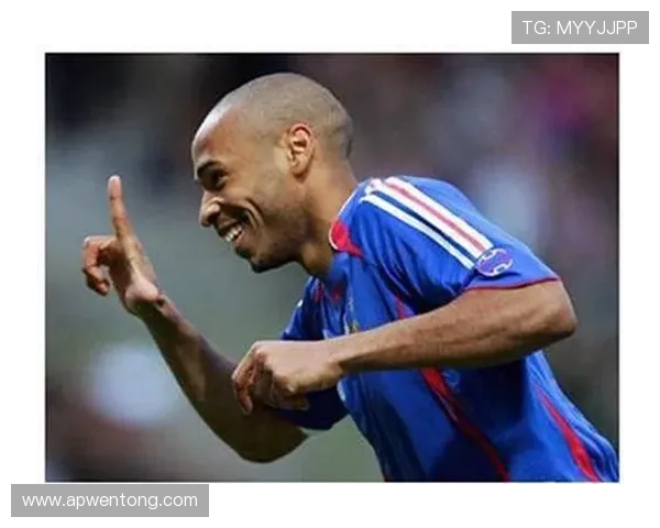 全球知名秃顶足球明星盘点他们的职业生涯与成就