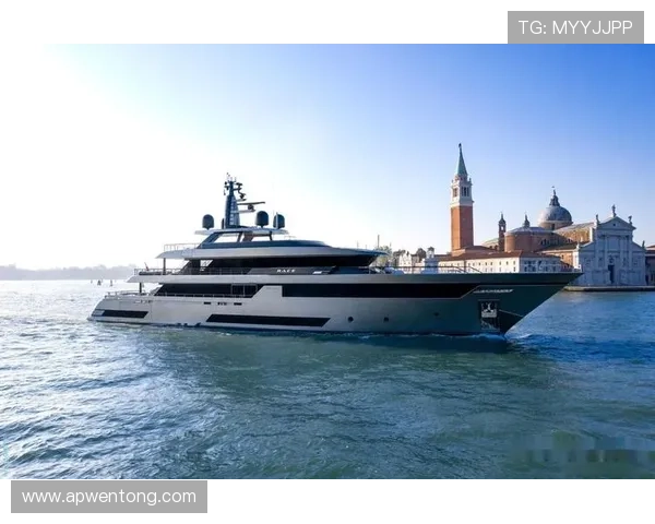 足球巨星的奢华游艇生活揭秘探索他们的海上梦想与豪华体验 足球巨星的奢华游艇生活揭秘探索他们的海上梦想与豪华体验