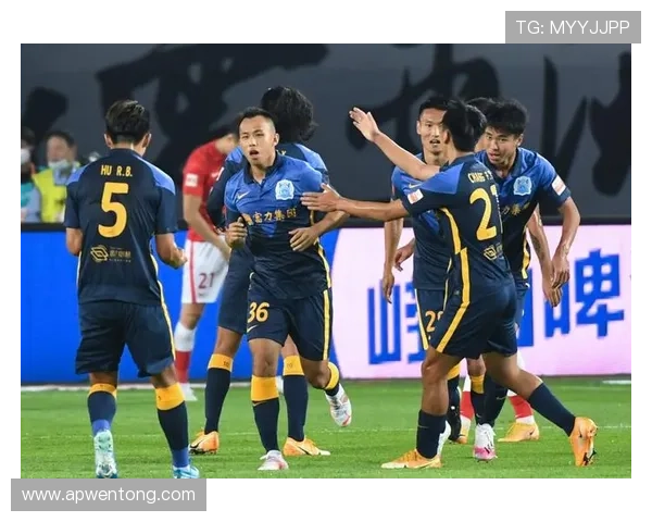 广州足球队在邀请赛中的战术表现分析与评价探讨